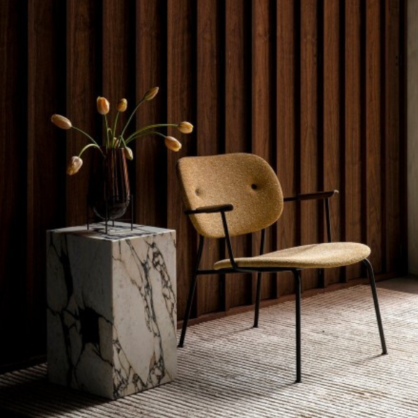 Calacatta Viola Stand Table